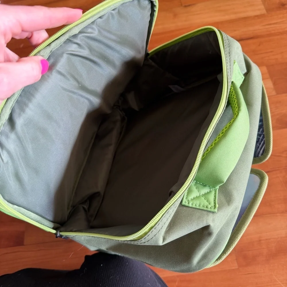 Lakeshore Scenic Dinosaur Fold Out Play Backpack like NEW green kids